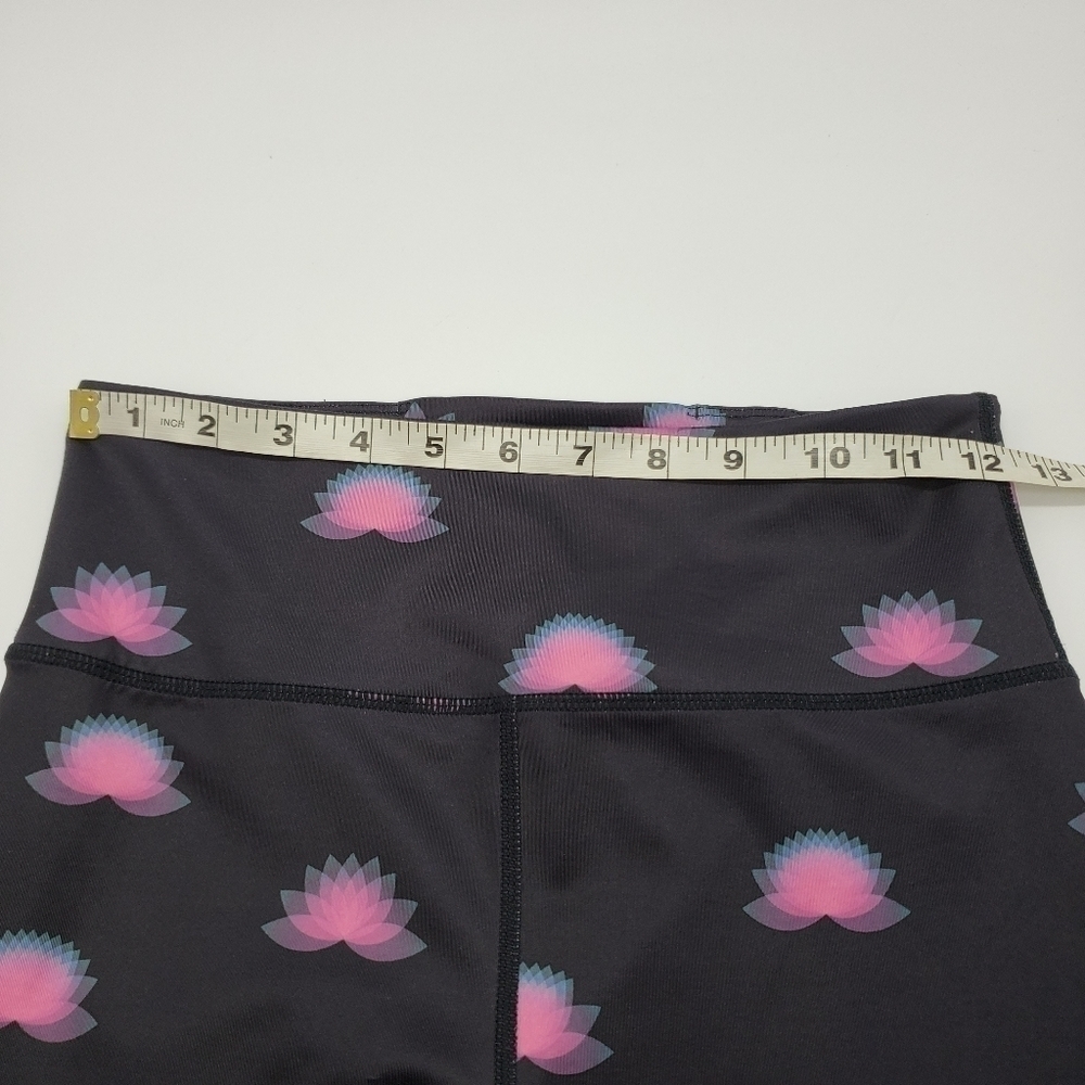 FP Movement Free People women US Small black leggings pink lotus flowers poly - Picture 9 of 11